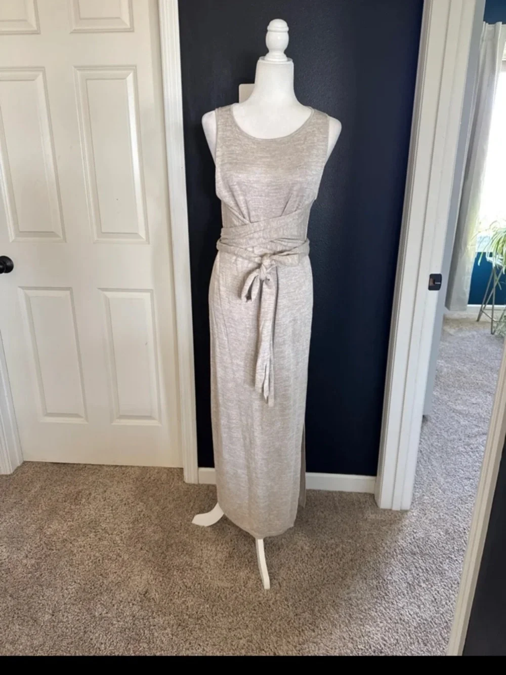 Theory Linen Blend Dantine Sag Harbor Tie Waist Wrap Midi Dress Oatmeal 
Medium - Picture 9 of 14